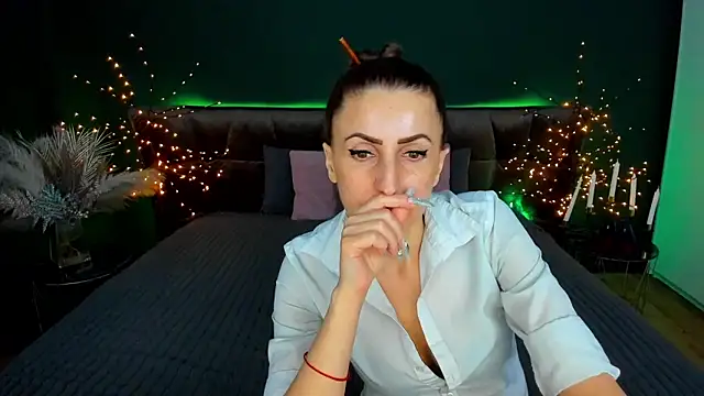 Rebecca_Diamond Chat XXX live