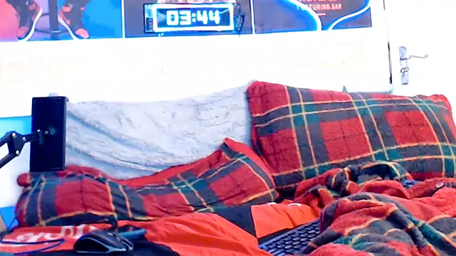 FuckToyBoy69 网络视讯表演