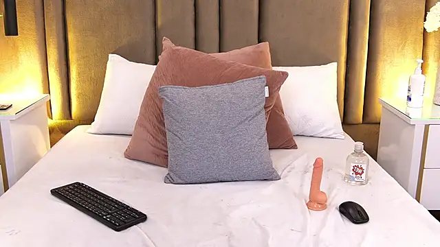 SaraLugoのライブXXXチャット