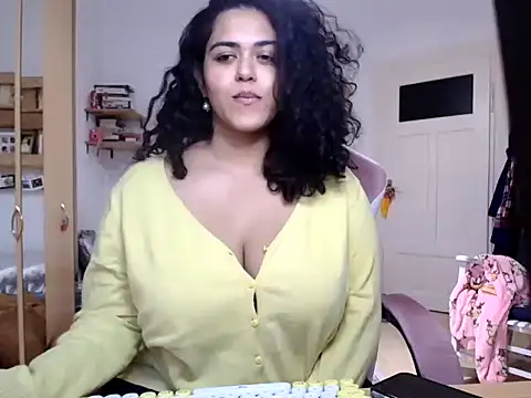 Curvydesifromgermany's Webcam Show