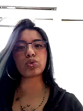 Katta_ossa Chat XXX live