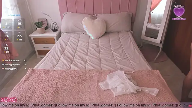 whitneyhot's Live XXX Chat