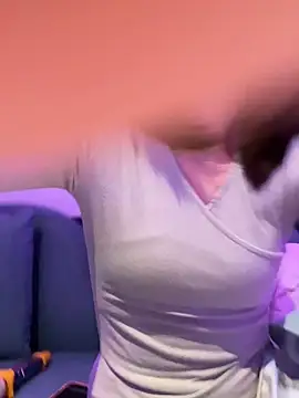 littleqiu Pertunjukan Webcam