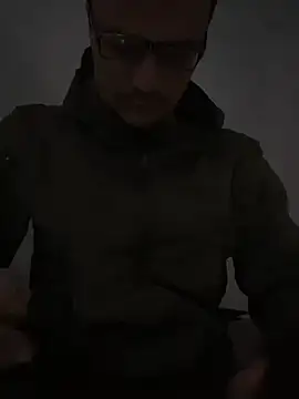 viktor1992-1-1: διαδικτυακό σόου στην κάμερα