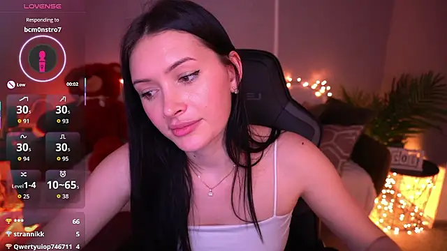 MilaSecrett élő XXX-chatje