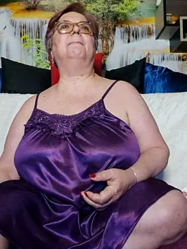 QueenPammy1: онлайн-секс-чат