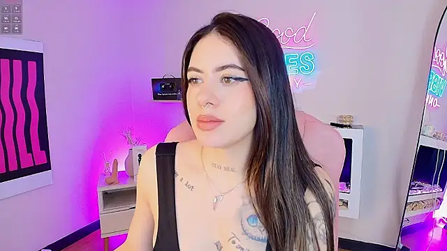 Alice_VixenのライブXXXチャット