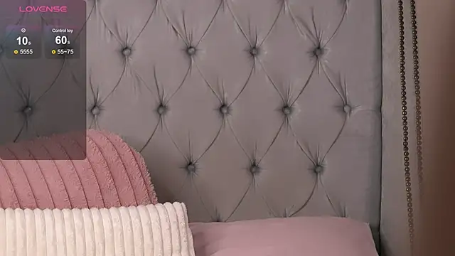 RebeccaRese élő XXX-chatje