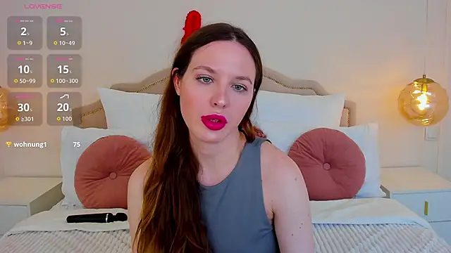 MonaRicci's Live XXX Chat