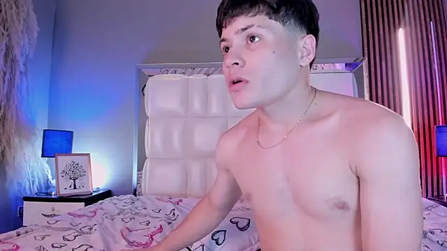 Chat +18 de Roger_And_Ramona ao vivo