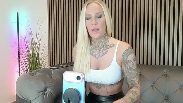 Lara-CumKitten – Live XXX-chat