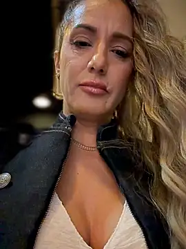 adya-aly Live XXX-Chat