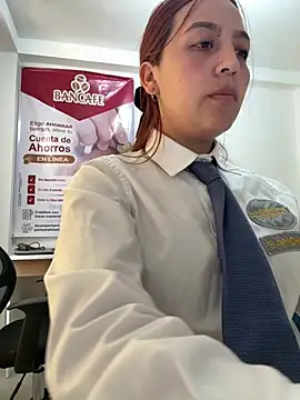 Chat XXX en directo de Emily-7_