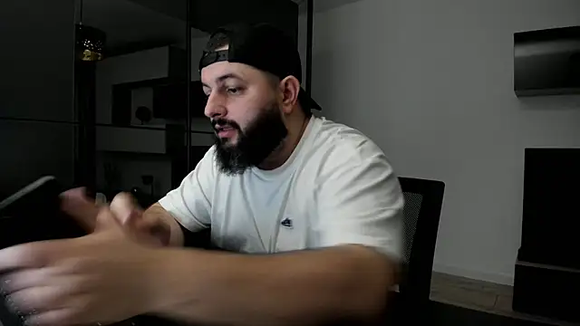 Živý XXX chat DravenPeak