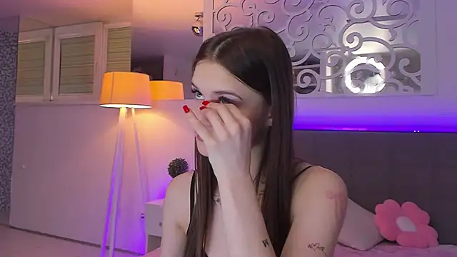 LuisaClover's Live XXX Chat