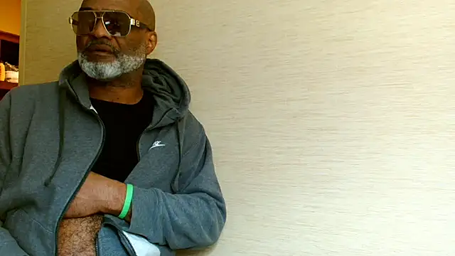 Pokazy przed kamerką – sinnernoir