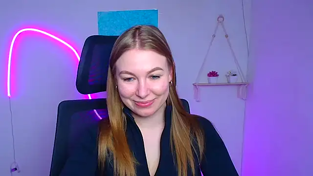 Dana_flowers élő XXX-chatje