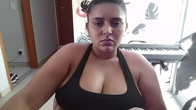 midsize_94's Live XXX Chat