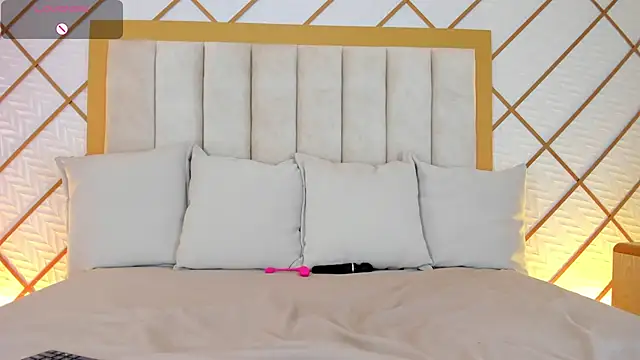 cocoamore élő XXX-chatje