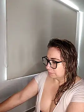 Chat XXX ao vivo de KamiSspencer