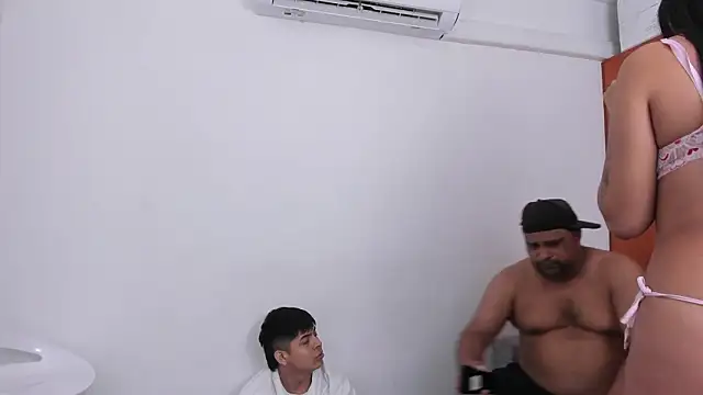 brutal_sex_room2k's Webcam Show