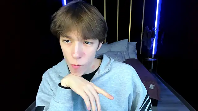 MarkBranston: онлайн-секс-чат