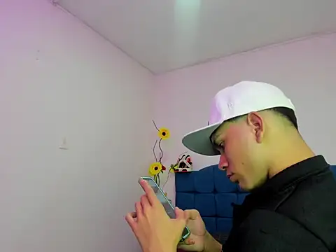 Show modela Ailanys_Miller na web-kameri