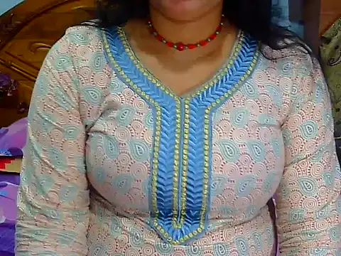 Horny_Doll24 Adlı Modelin Canlı XXX Sohbeti