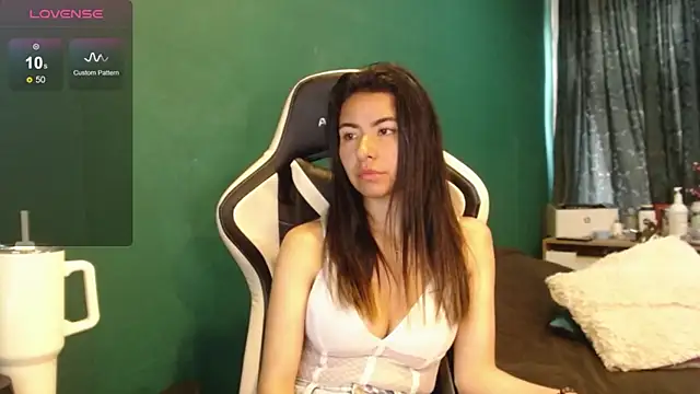 Chat +18 de alice_middlee ao vivo