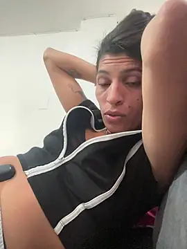 ImCrazzy Adlı Modelin Canlı XXX Sohbeti