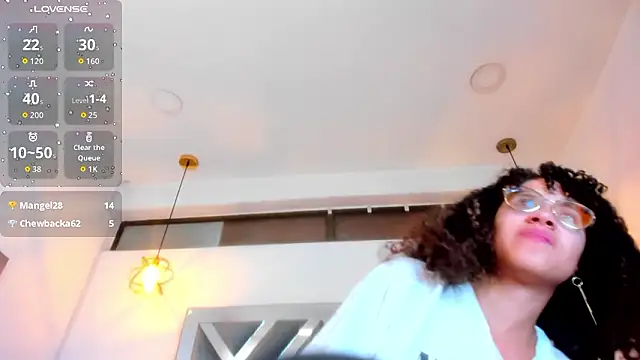 Chat +18 de Hanna_Cornee_ ao vivo