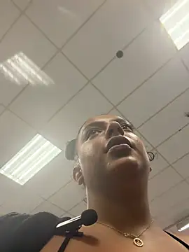 allybluee777 Show in webcam