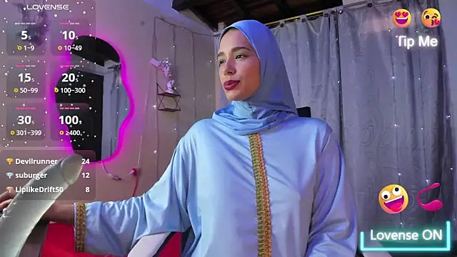 Chat +18 de ShanaJamil ao vivo