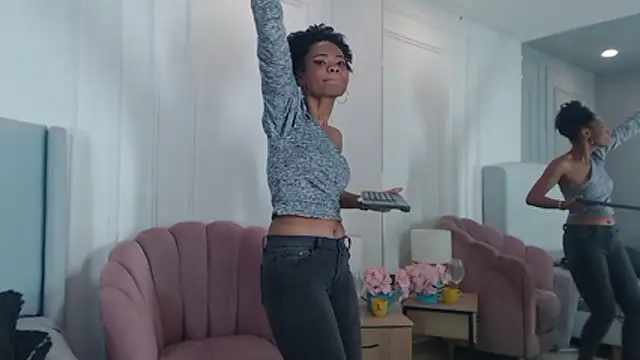 Chat +18 de ChantalGarner ao vivo