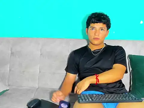 Brandon_Wesly: вебкам-шоу