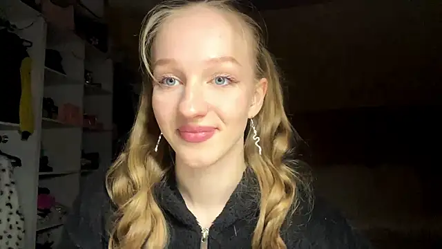 Show de Anika_Socutehe na webcam