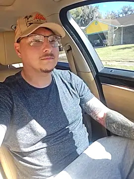 MrBiggBallz élő XXX-chatje