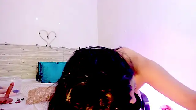 Chat +18 de lilahSweet ao vivo