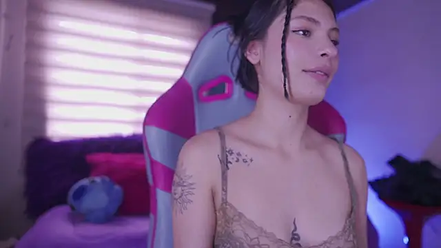 Rebecah_1 Live XXX-chat