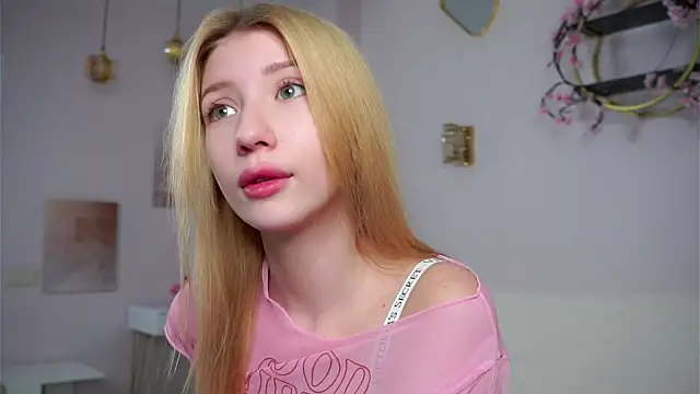 SunnivaCovil's Live XXX Chat