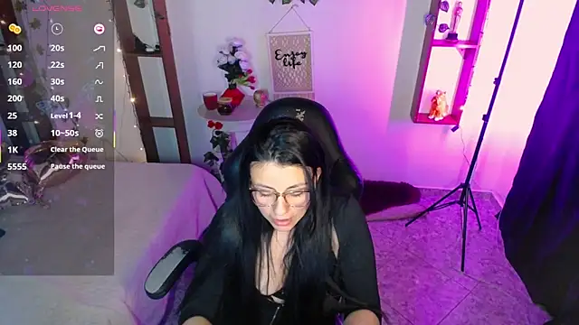 XXX chat uživo modela QueenRose94