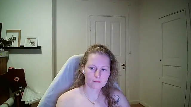 Girlnina-1995 Live XXX-Chat