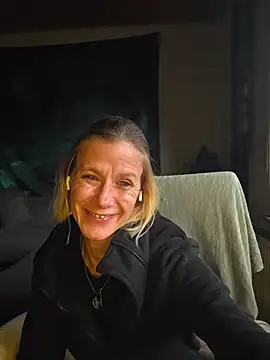 yola181's Live XXX Chat