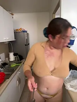 WHITEWOMEN_2のライブXXXチャット