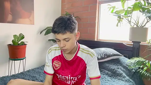 Andy_Belier23: απευθείας συνομιλία ΧΧΧ