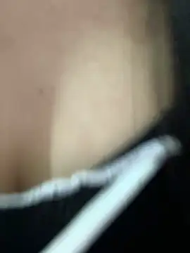 Jonlie18: διαδικτυακό σόου στην κάμερα