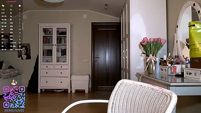 دردشة DarlineBrustera الجنسية المباشرة