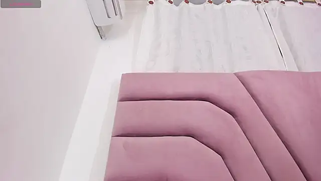 miajhonsonx: онлайн-секс-чат