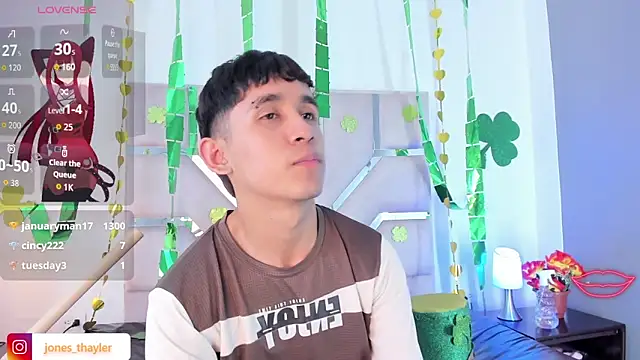 Pokazy przed kamerką – Thayler_jones