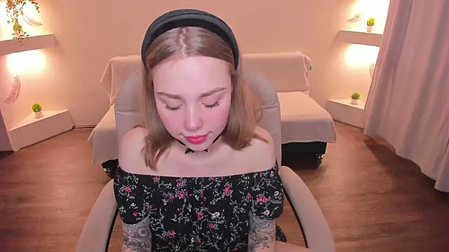 Sweet_Meg élő XXX-chatje